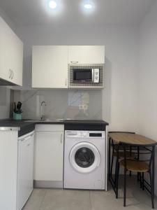 Apartamento a 10 min caminando de la Estación de bus y tren María Zambrano