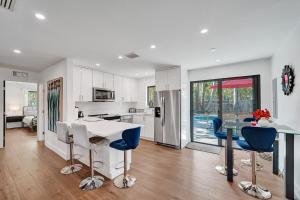 Cute 3 Bedroom 2 Bathroom Pool Home