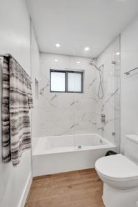 Cute 3 Bedroom 2 Bathroom Pool Home