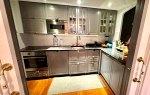 Cascais next to casino and to Tamariz beach