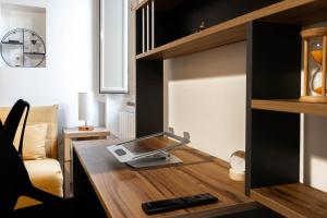 Comfortable Vatican, Pope View Window with St Peter View