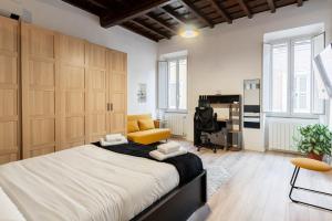 Comfortable Vatican, Pope View Window with St Peter View