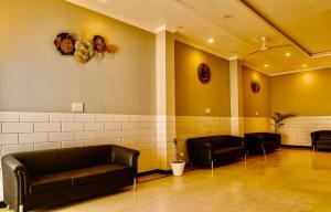 Hotel Lighthouse Luxury - Near #PremMandir Chaardham