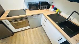 logement entier chambre salon proche du velodrome et Prado calme et spacieux