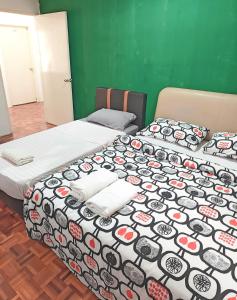Saradise Staycation Semi Detached House