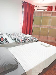 Saradise Staycation Semi Detached House