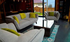 Mănăstirii Chalet - Wood, Glass & Silence