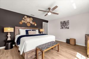 4 Bedrooms 3 Bathroms Paradise Palms 8977Mp