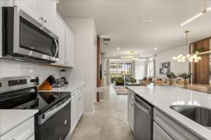 7 Bedrooms 55 Bathrooms Windsor Cay 15898Cc