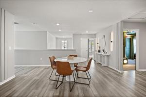 8 Bedrooms 6 Bathrooms Windsor Cay 15910Cc