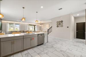 8 Bedrooms 5 Bathrooms Champions Gate 453Oc