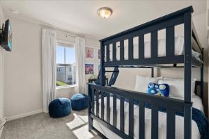 5 Bedrooms 4 Bathrooms Windsor Cay 16202 Cc