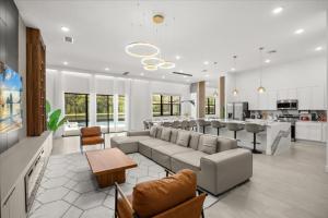 15 Bedrooms 165 Bathrooms Sonoma 4011Sb