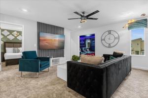 8 Bedrooms 5 Bathrooms Storey Lake 2909 Ps