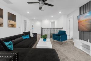 8 Bedrooms 5 Bathrooms Storey Lake 2909 Ps