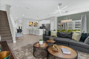 5 Bedroom 4 Bathroom Storey Lake 4823 Ds