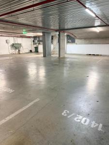 Belconnen Sky Luxe Apartment Free Parking