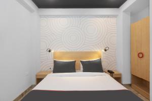 Hotel O by OYO The Royal Collection