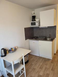 Studio meublé centre ville Paray 4