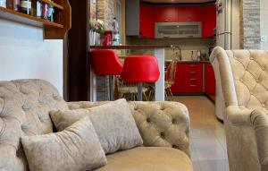 Beautiful Home In Lovorje