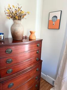 Perfect 4bdrm home with Antique & Modern Accents for Getaways