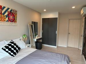 市中心宁曼的套房公寓泳池健身房停车场Downtown swimming pool, gym, and parking lot