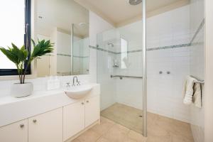 Saltwood House at Merricks Beach