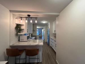 Chic Ossington Escape 3BR w Patio in Downtown