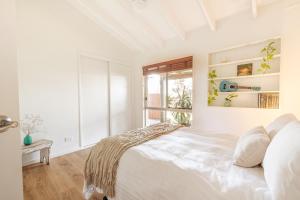 Sandy Feet Shoreline Serenity