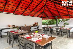 StayVista at Hermitage - Boutique Stay with Views & Wi-Fi