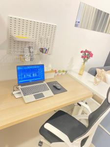 The Courtyard Contemporary Studio at Taguig WiFi
