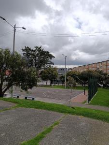 Estudio Privado Cerca Escuela Cadetes y Centro Mayor