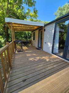 Camping 3 étoiles - Piscine - eeicbi