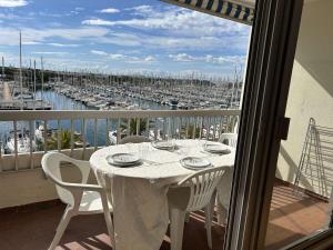 Appartement 4 pers. avec parking à Port Camargue - FR-1-250-324