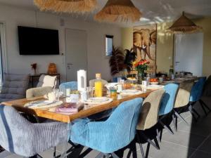 Gîte spacieux 12 pers à Saint-Germain-Laval - Confort et charme - FR-1-496-378