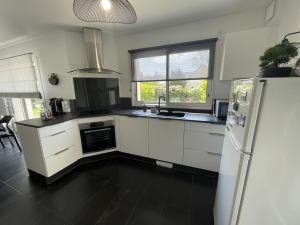 Maison contemporaine pour 79 personnes, près plage, Saint Jacques, Sarzeau - FR-1-775-60