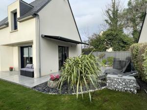 Maison contemporaine pour 79 personnes, près plage, Saint Jacques, Sarzeau - FR-1-775-60