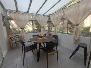 Appartement RDC proche plages avec parking - FR-1-776-145