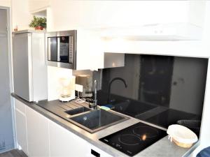 Studio rénové avec climatisation et terrasse à Cavalaire-sur-Mer - FR-1-226B-250