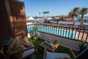 Canary-Holiday Balandros