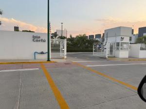 Casa Comoda Con Piscina