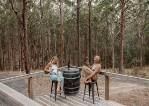 Kookaburra Ridge & Tiny Robinson