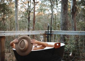 Kookaburra Ridge & Tiny Robinson