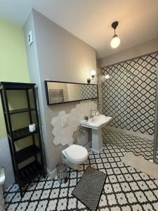 Central Sunlight 2 Bedroom Residence