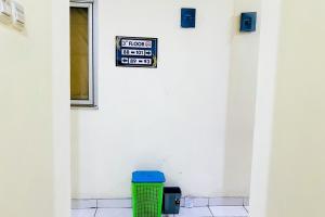 Taisir Residence Near Palmerah Mitra RedDoorz