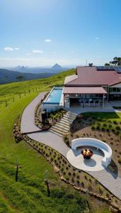 Petrichor Estate - 360 Views Pool & Spa