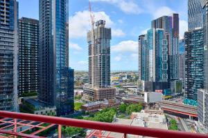Stunning Balcony Views in Southbank with Two Car Spaces
