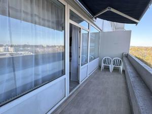 Modernes Apartment mit Balkon