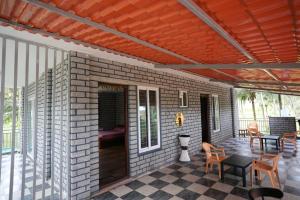 RIVERSIDE Homestay