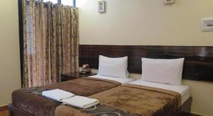 Rovics Tourist Hotel